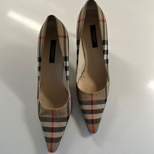 Burberry Classic Nova Check Pumps Vintage